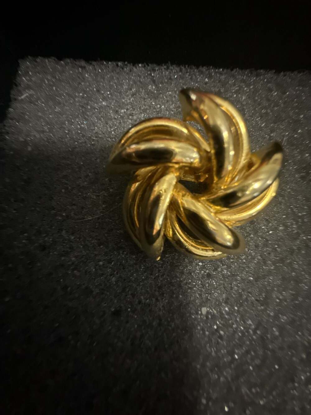 Vintage Gold Tone Swirl Pinwheel Brooch Starburst Pin